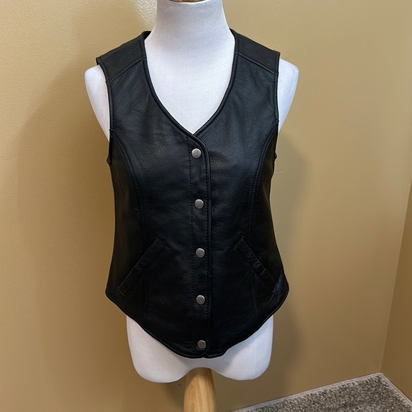 😊 First Classic Leather Motorcycle Vest Jacket - Picture 1 of 5